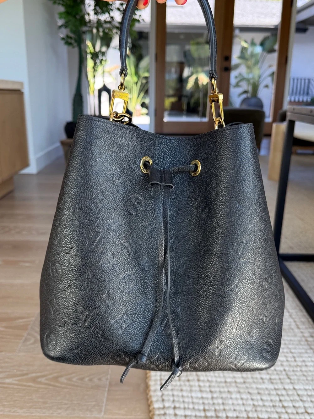Louis Vuitton Black Monogram Empreinte leather NéoNoé MM Bucket Bag
